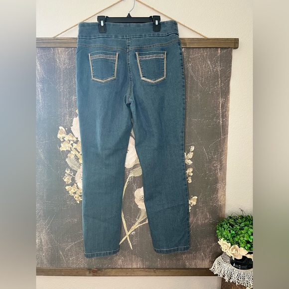 Westbound Medium Wash Blue Pull On Rhinestone Pocket Stretch Jeans Sz 10 Short - Picture 4 of 10